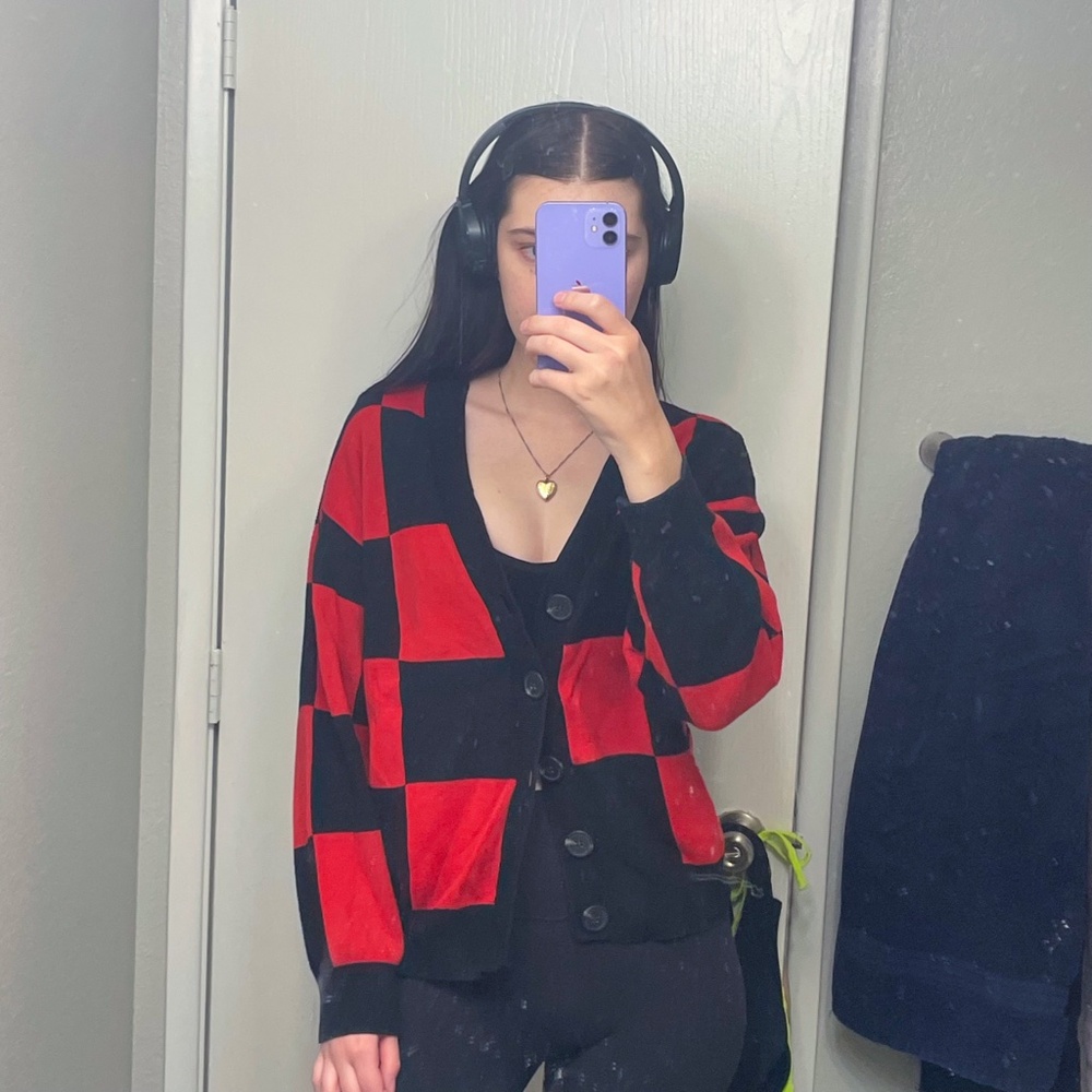 Black and Red Cardigan - Picture 6 of 7